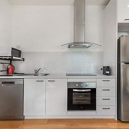 Comfy Studio With Shared Backyard Near Racecourse Carnegie Exterior foto