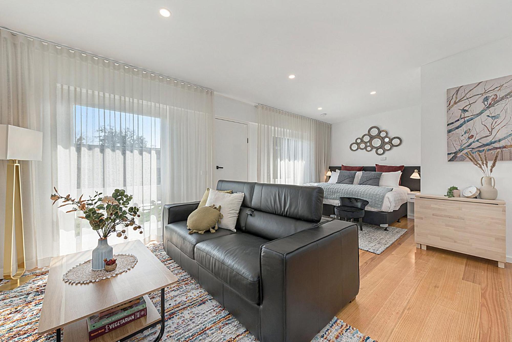 Comfy Studio With Shared Backyard Near Racecourse Carnegie Exterior foto